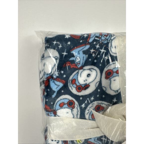 NWT Berkshire Peanuts VelvetSoft Throw Twilight Navy 55” x 70” - Picture 2 of 7